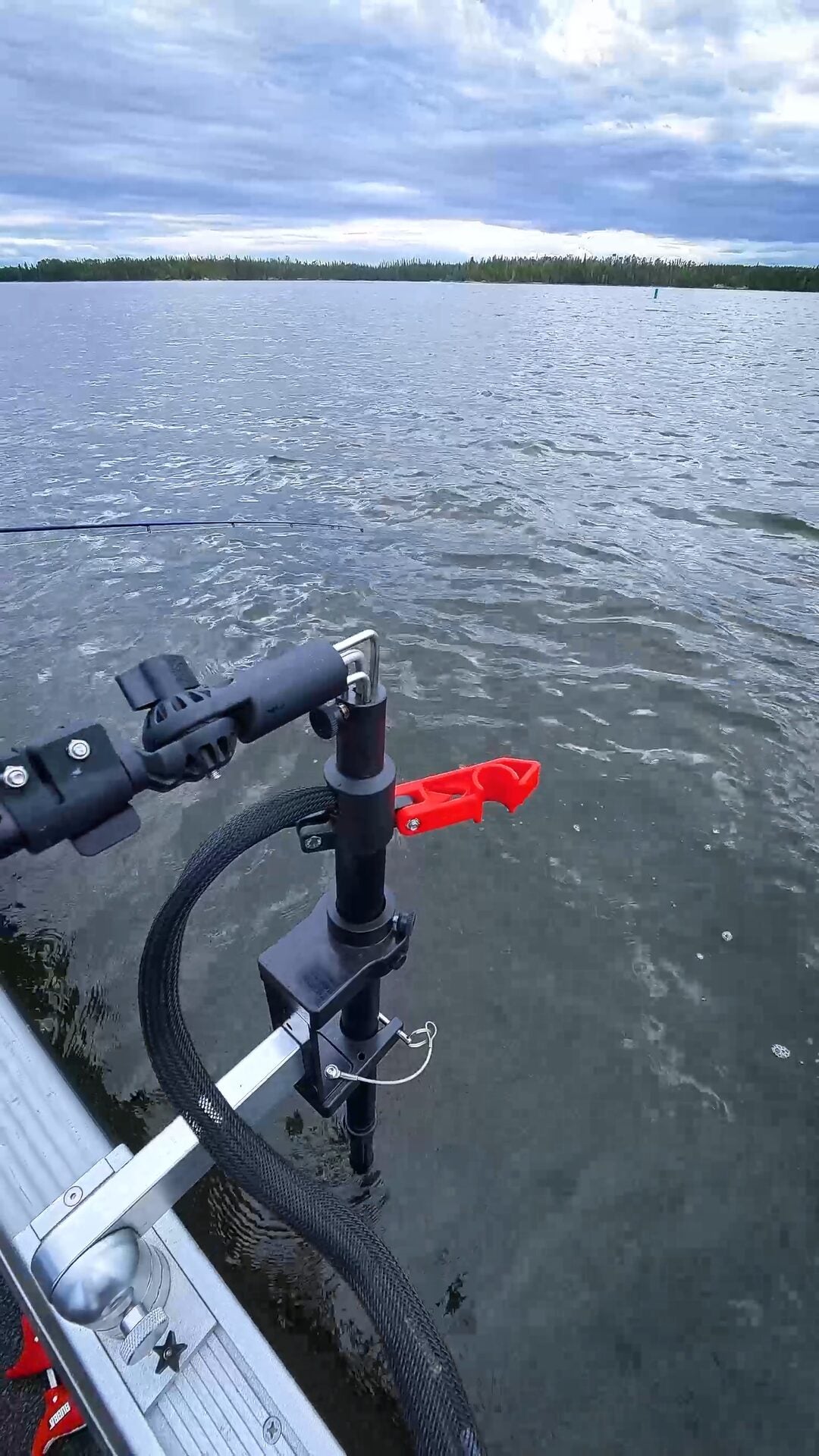 Fish Armor Twist Handle mounted on a live imaging pole over open water